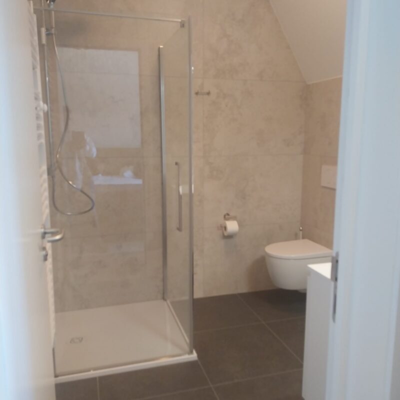 Tegelwerken badkamer met waterdichting